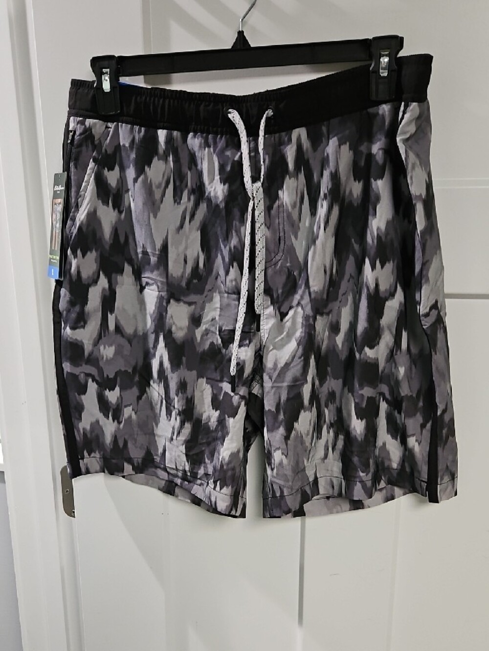 Eddie Bauer Black and White Abstract Print Mens Swim